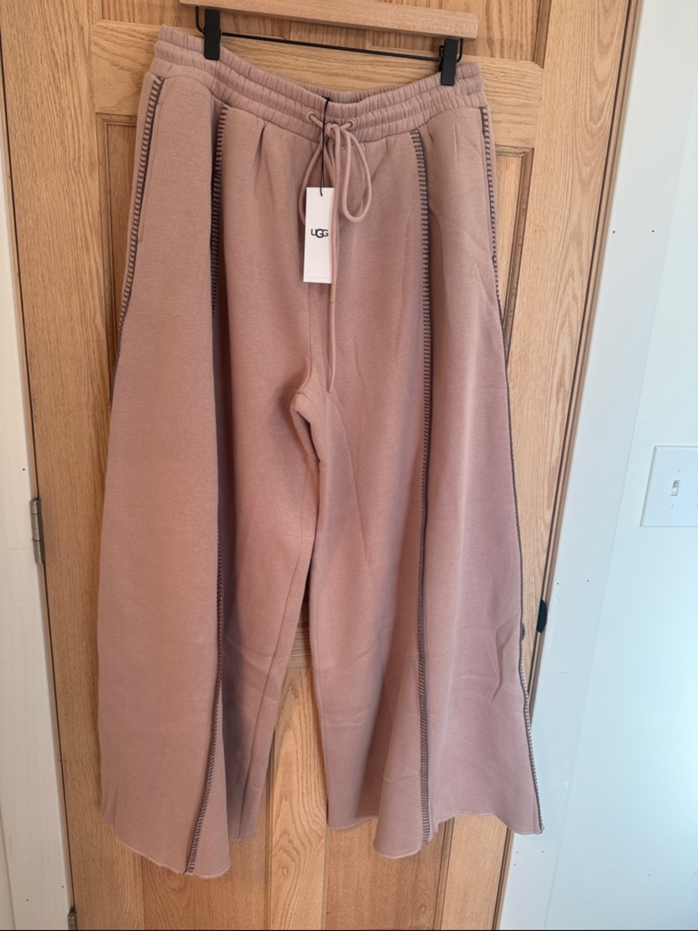 UGG Wide-Leg Sweatpants in Dusty Rose size XL